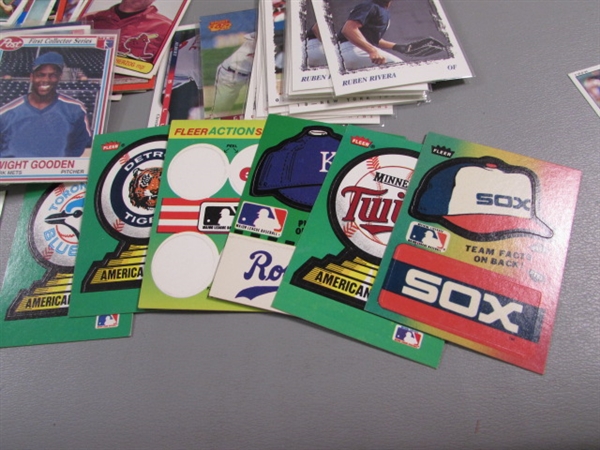 BASEBALL CARDS - LOOSE & SEALED PACKS