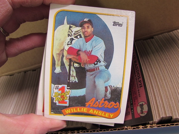 BASEBALL CARDS - LOOSE & SEALED PACKS