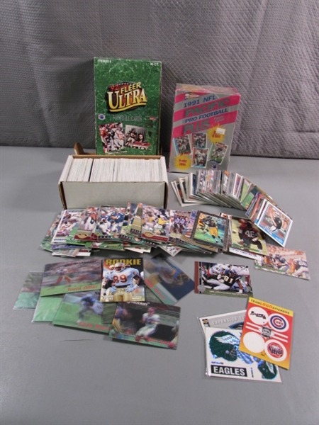FOOTBALL CARDS - LOOSE & SEALED PACKS