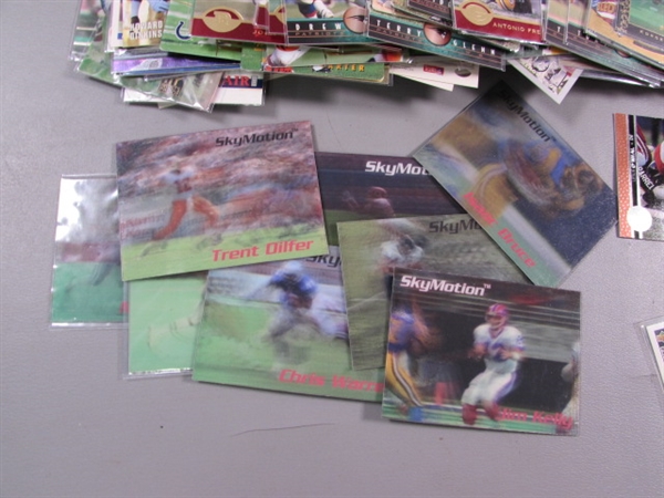 FOOTBALL CARDS - LOOSE & SEALED PACKS