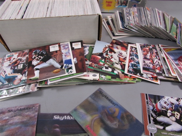 FOOTBALL CARDS - LOOSE & SEALED PACKS