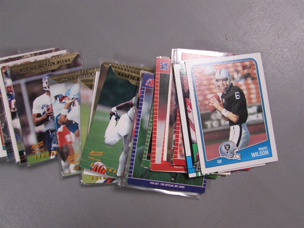 FOOTBALL CARDS - LOOSE & SEALED PACKS