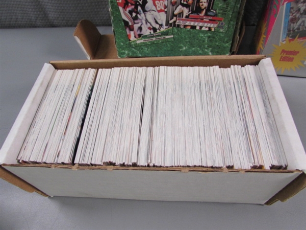 FOOTBALL CARDS - LOOSE & SEALED PACKS