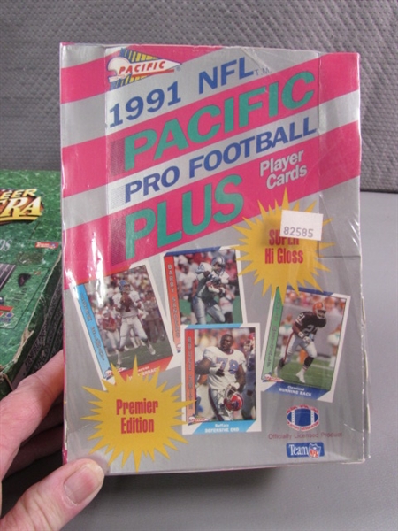 FOOTBALL CARDS - LOOSE & SEALED PACKS