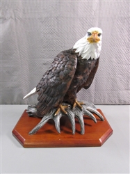 BALD EAGLE STATUE