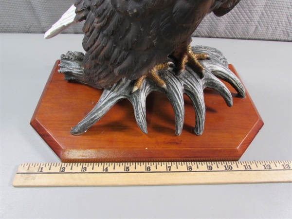 BALD EAGLE STATUE
