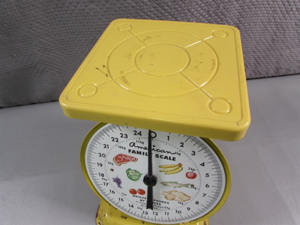 VINTAGE KITCHEN SCALE