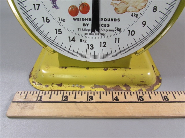 VINTAGE KITCHEN SCALE