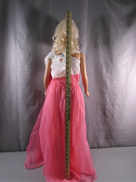 MY SIZE BARBIE