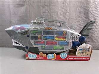 SHARK TRANSPORTER PLAYSET - NEW