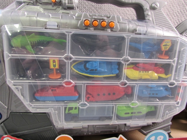 SHARK TRANSPORTER PLAYSET - NEW