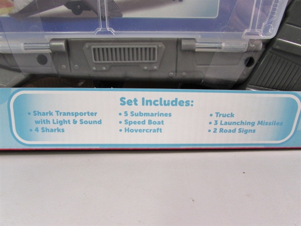 SHARK TRANSPORTER PLAYSET - NEW