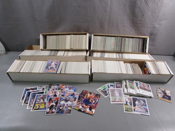 LARGE ASSORTMENT OF BASEBALL, FOOTBALL & BASKETBALL CARDS