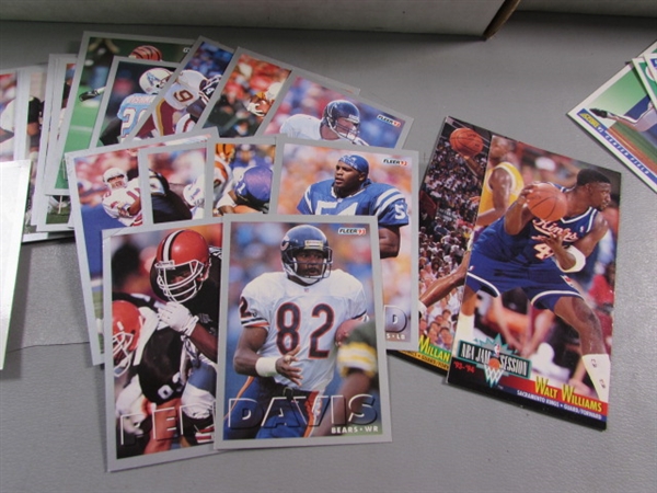 LARGE ASSORTMENT OF BASEBALL, FOOTBALL & BASKETBALL CARDS