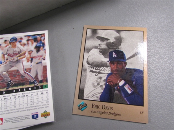 LARGE ASSORTMENT OF BASEBALL, FOOTBALL & BASKETBALL CARDS