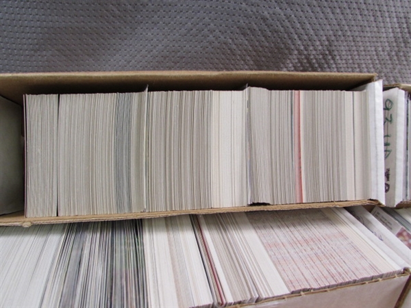 LARGE ASSORTMENT OF BASEBALL, FOOTBALL & BASKETBALL CARDS