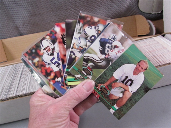 LARGE ASSORTMENT OF BASEBALL, FOOTBALL & BASKETBALL CARDS