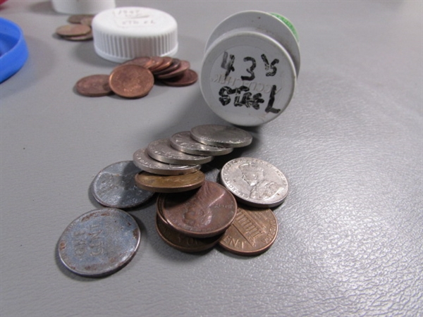 MIXED LOT OF COPPER & NEWER US PENNIES (& A FEW CANADIAN PENNIES) & NUMISMATIC NEWS PUBLICATIONS