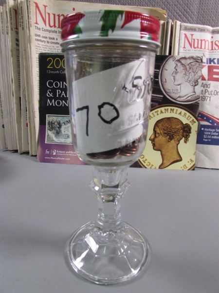 MIXED LOT OF COPPER & NEWER US PENNIES (& A FEW CANADIAN PENNIES) & NUMISMATIC NEWS PUBLICATIONS