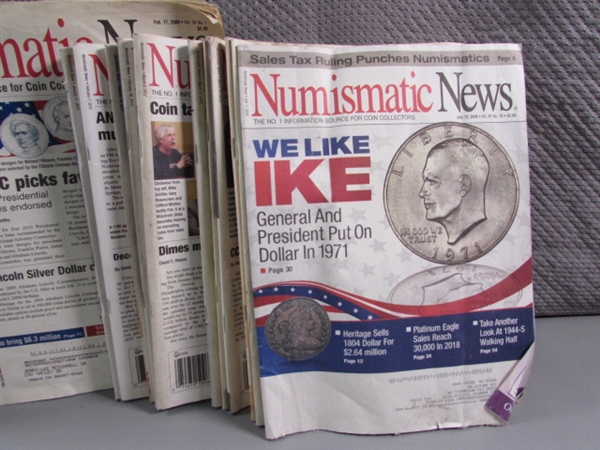 MIXED LOT OF COPPER & NEWER US PENNIES (& A FEW CANADIAN PENNIES) & NUMISMATIC NEWS PUBLICATIONS