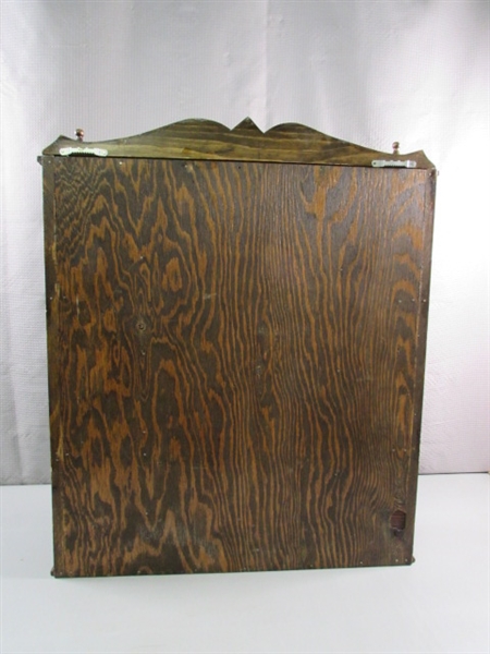 VINTAGE WOODEN 3 TIER NIC-NAC SHELVING UNIT
