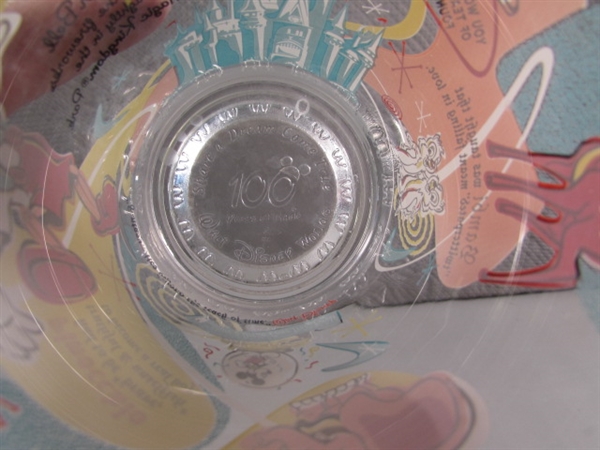 8 COLLECTIBLE WALT DISNEY GLASSES