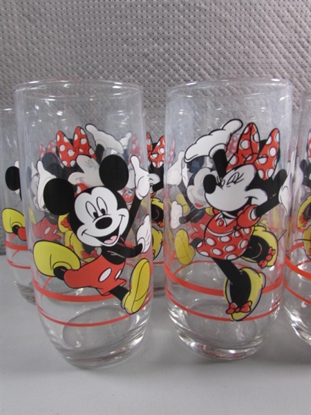 8 MICKEY & MINNIE DRINKING GLASSES