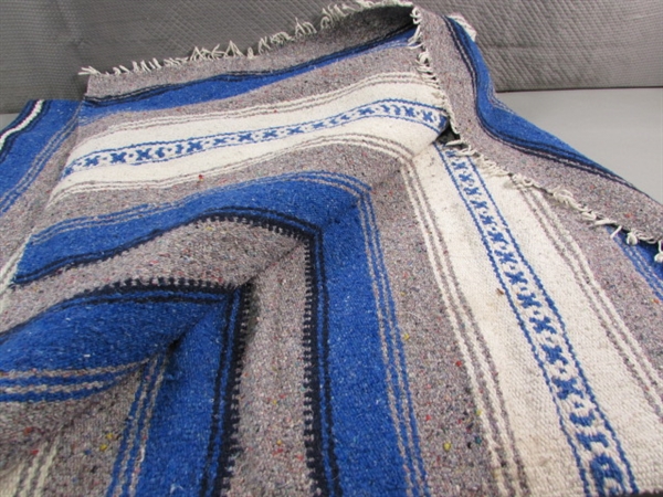 WOVEN WOOL THROW