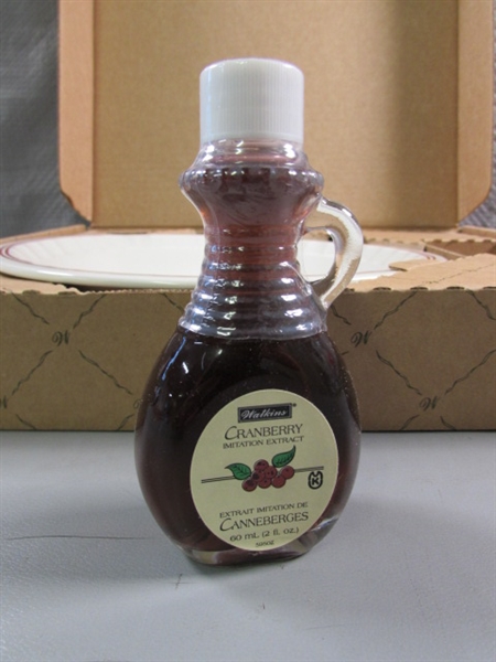 WATKINS PIE PLATE & CRANBERRY EXTRACT GIFT SET