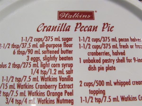 WATKINS PIE PLATE & CRANBERRY EXTRACT GIFT SET