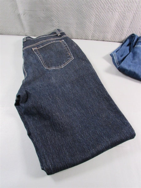 WOMEN'S SIZE 12 & 14 JEANS