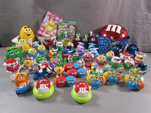 LARGE COLLECTION OF M&M CHARACTER COLLECTIBLES & TOYS