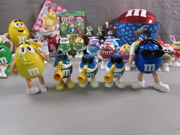 LARGE COLLECTION OF M&M CHARACTER COLLECTIBLES & TOYS