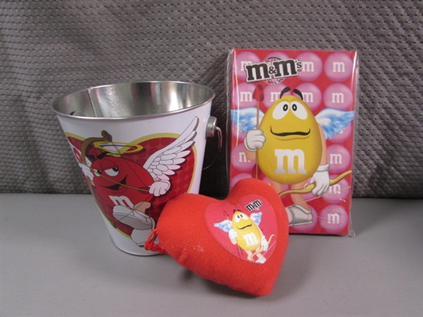 LARGE COLLECTION OF M&M CHARACTER COLLECTIBLES & TOYS
