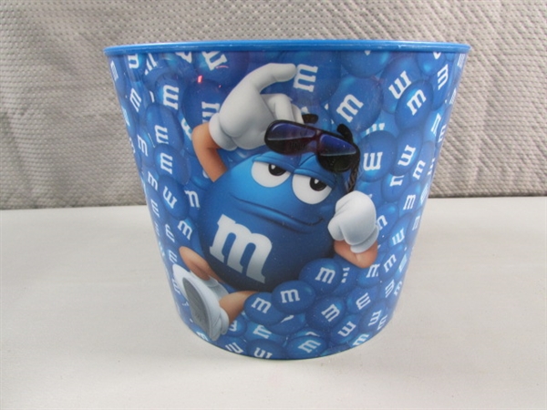 LARGE COLLECTION OF M&M CHARACTER COLLECTIBLES & TOYS