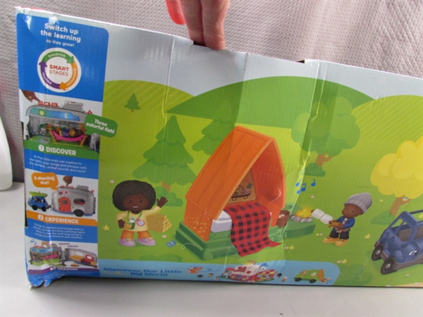 FISHER PRICE LITTLE PEOPLE CAMPING SET -NEW