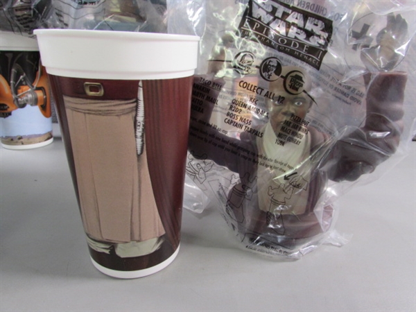 STAR WARS - EPISODE 1 DRINK TOPPERS & COLLECTIBLE TOYS
