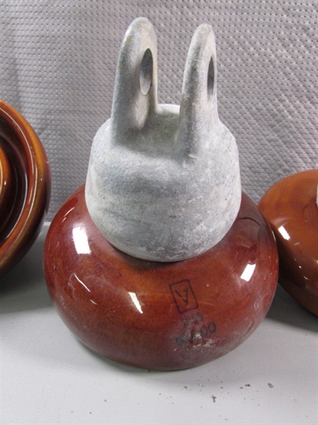 4 CERAMIC INSULATORS
