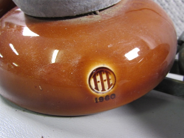 4 CERAMIC INSULATORS