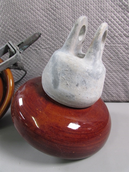 4 CERAMIC INSULATORS