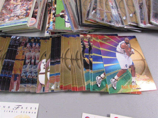 2 BOXES OF ASSORTED BASKETBALL TRADING CARDS