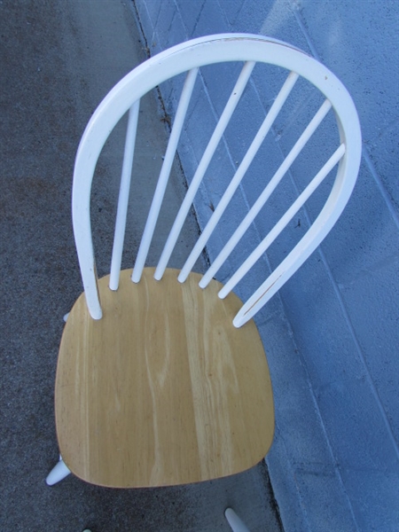 PAIR OF WOODEN CHAIRS