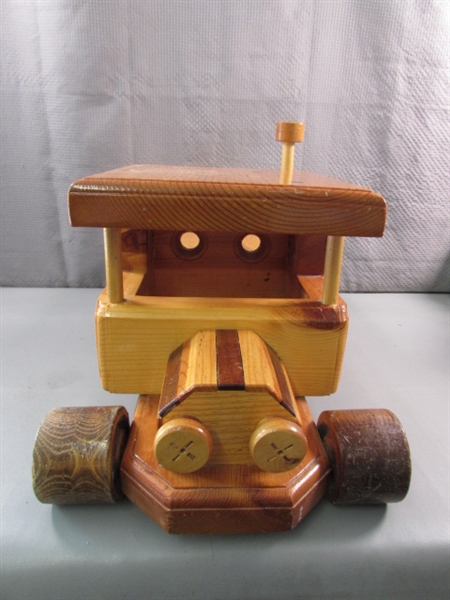 LARGE HAND CRAFTED WOODEN SEMI TRUCK