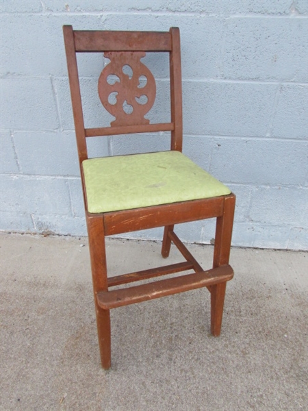 VINTAGE HIGH CHAIR