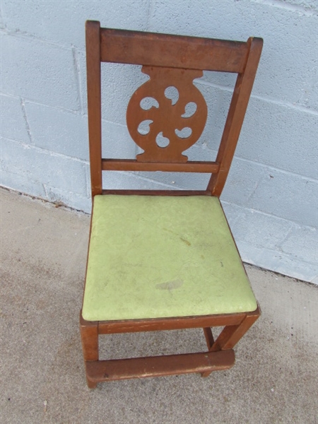 VINTAGE HIGH CHAIR