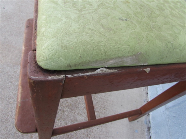 VINTAGE HIGH CHAIR
