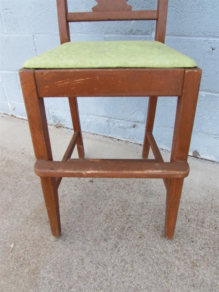 VINTAGE HIGH CHAIR