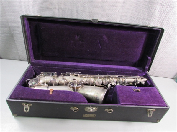 VINTAGE/ANTIQUE BUESCHER SILVER PLATED SAXOPHONE IN CASE
