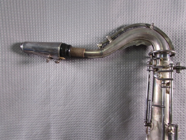 VINTAGE/ANTIQUE BUESCHER SILVER PLATED SAXOPHONE IN CASE