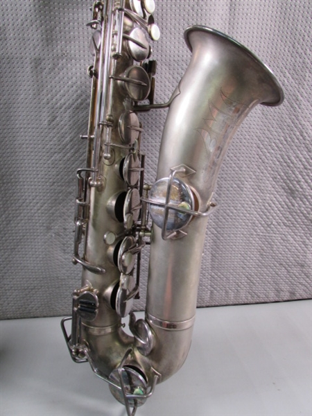 VINTAGE/ANTIQUE BUESCHER SILVER PLATED SAXOPHONE IN CASE